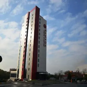 https://ramada-hotel-and-suites-istanbul-atakoy.istanbul-turkeyhotels.com
